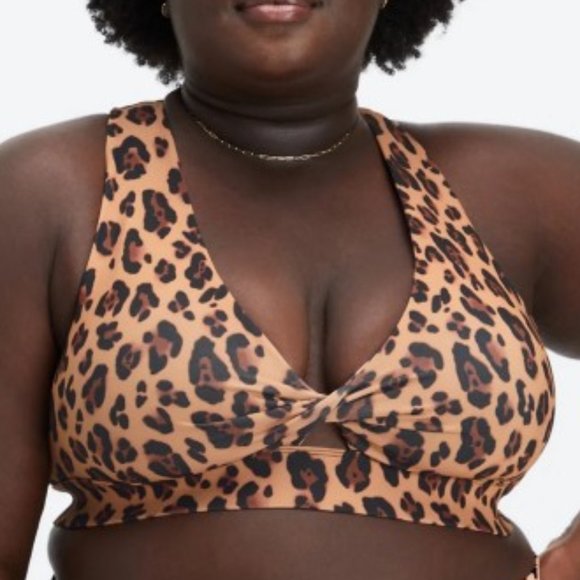 Fabletics Oasis Twist Leopard Sports Bra - Picture 6 of 15